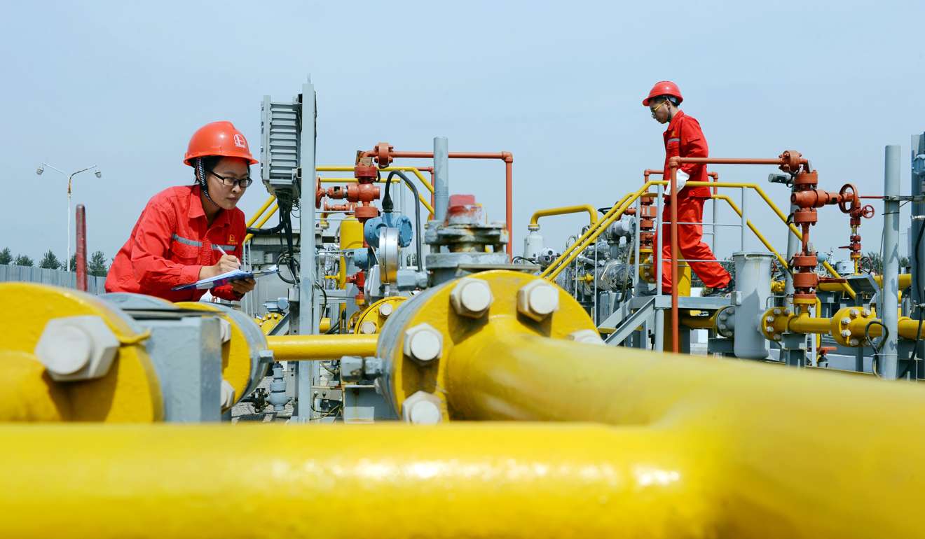 Sinopec close up 0.2 per cent to HK$6.20 after the refiner said its 2016 net income jumped 44 per cent from the previous year. Photo: Imaginechina