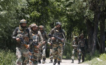 Many Kashmiris are rising up at the first sight of Indian troops entering their villages to flush out militants. Photo: Xinhua