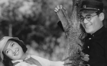 Setsuko Hara (left) with Susumu Fujita in No Regrets for Our Youth.