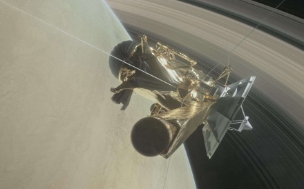 A handout photo made available by NASA shows an illustration of the Cassini spacecraft about to make the first in a series of 22 dives through the 2,400 km gap between Saturn and its rings next week as part of its mission's grand finale. The spacecraft will then end its expedition on September 15, 2017, with a final plunge into the gas giant. Photo: EPA