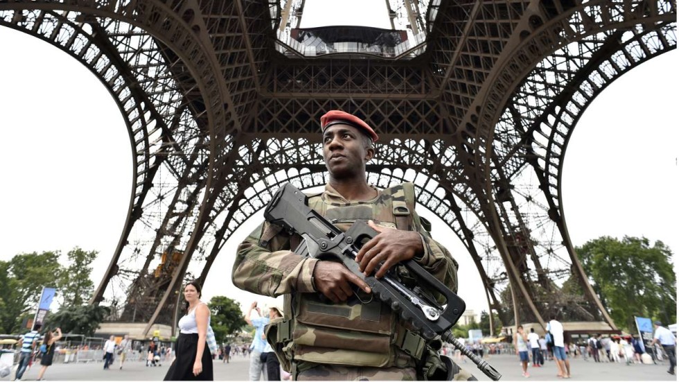 Αποτέλεσμα εικόνας για Paris introduces high-profile soldier-security for ultra-rich tourists