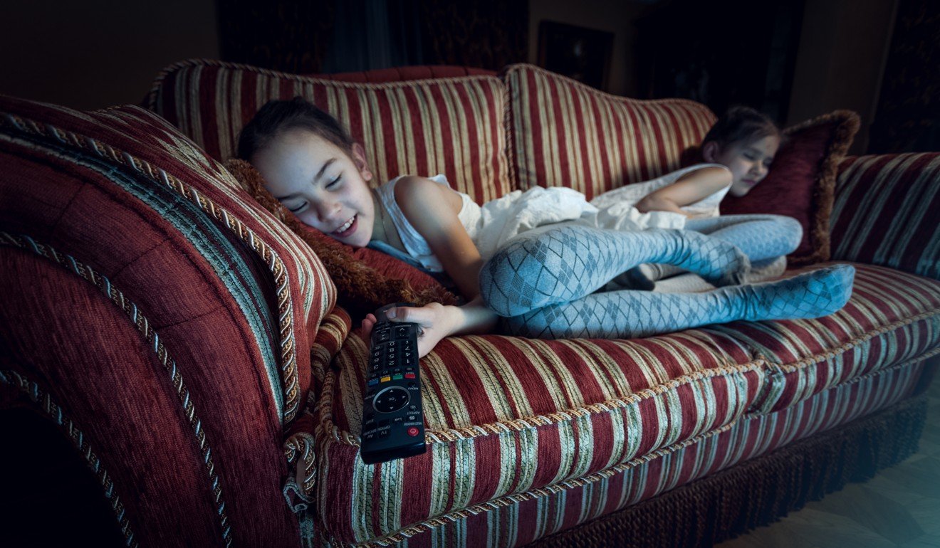 Some experts suggest avoiding any screen activities an hour before bed. Photo: Shutterstock