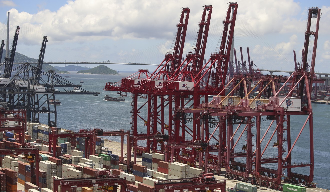 According to the Hong Kong Shippers’ Association, Hong Kong’s terminal handling charges are the highest among its biggest competitors. Photo: David Wong
