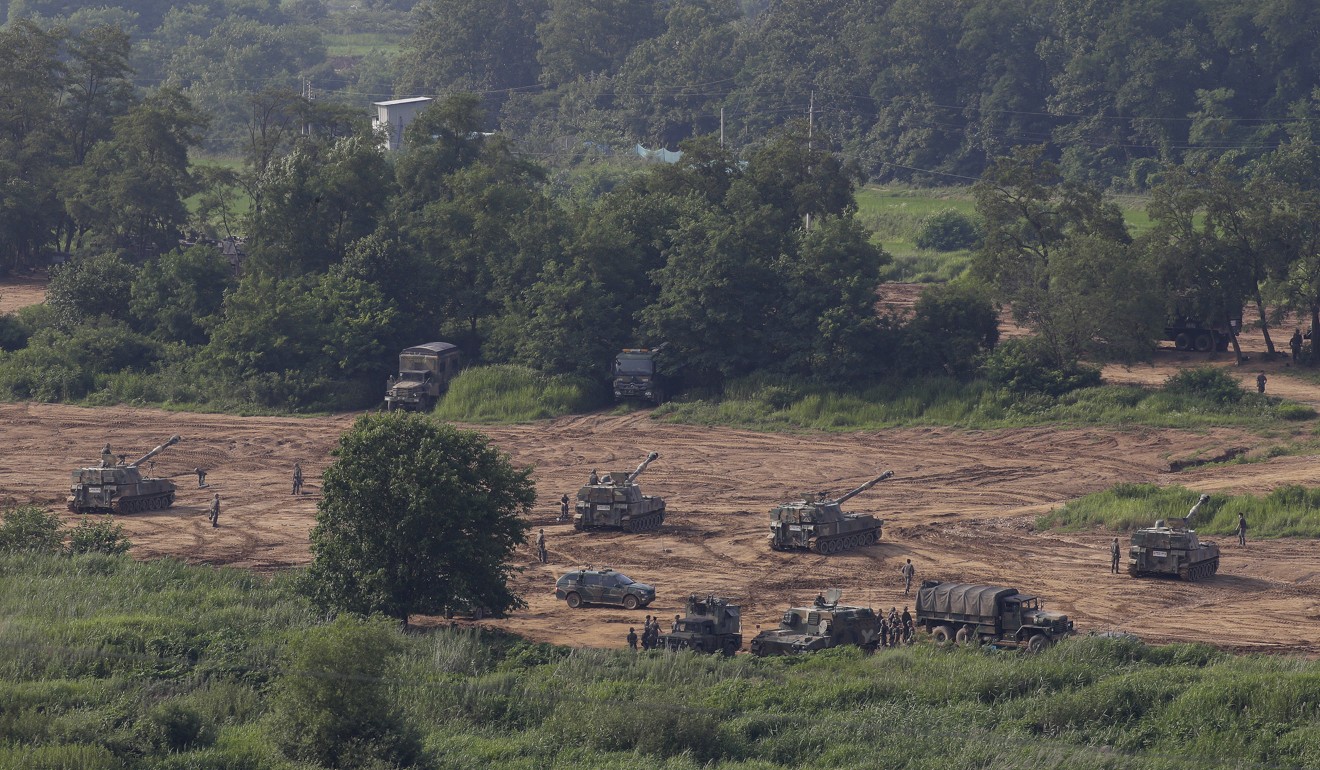 South Korean army's K-9 self-propelled howitzers take positions during an annual exercise in Paju, near the border with North Korea. Photo: AP