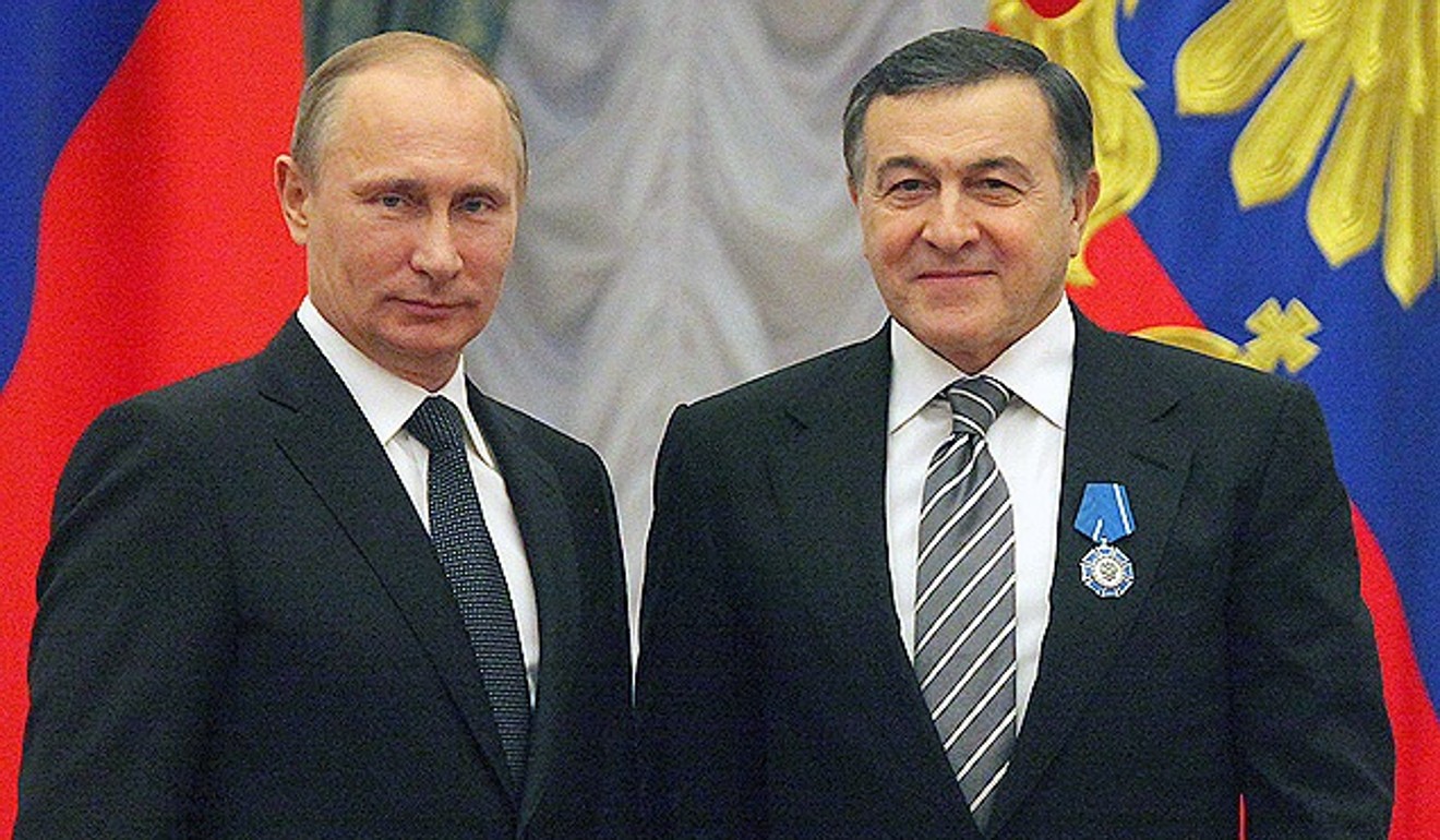 Vladimir Putin and Aras Agalarov, at a 2013 ceremony at which the developer was awarded the Order of Honour of the Russian Federation. Photo: Crocus Group