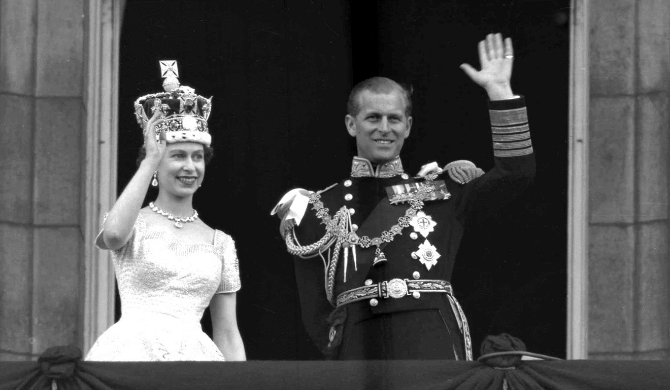This is a June 2, 1953, photo shows Britain's Queen Elizabeth II and Prince Philip, Duke of Edinburgh, as they wave to supporters from the balcony at Buckingham Palace, following Elizabeth’s coronation at Westminster Abbey. Photo: AP