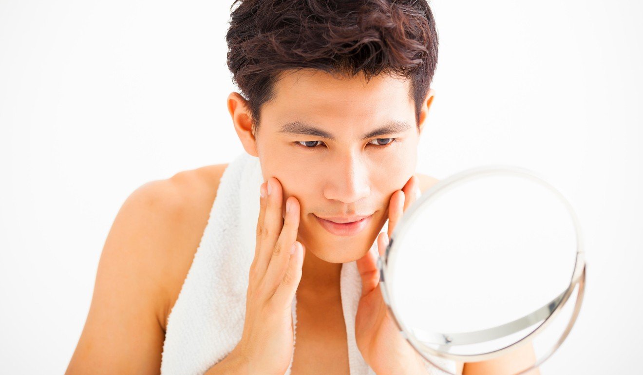 Growing numbers of men are using cosmetics. Photo : Alamy