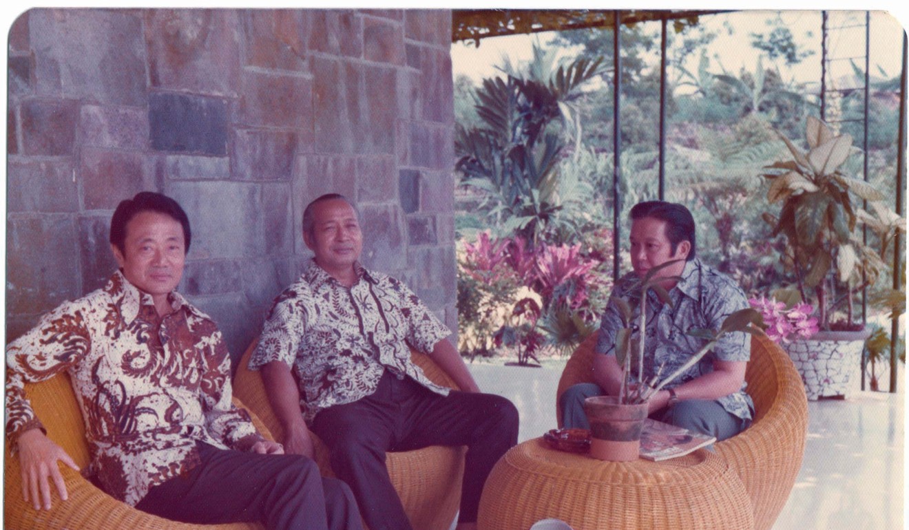 Top President Suharto of Indonesia (middle) with Yani Haryanto and Robert Kuok in the President’s country home in Chiomas, outside Jakarta, c 1970. Photo: Robert Kuok, A Memoir