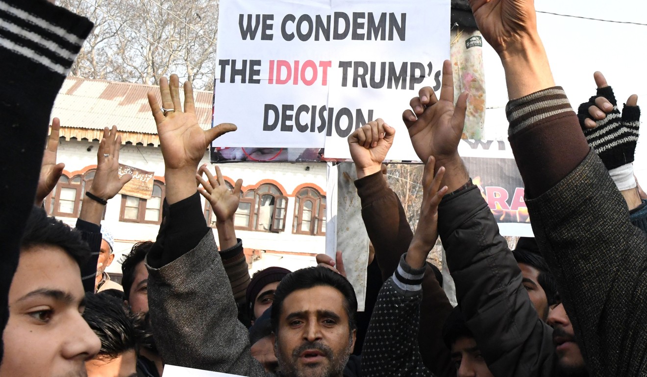 Kashmiri Shiite Muslims shout slogans against the US and Israel at a protest in Srinagar on December 8, 2017. Photo: AFP