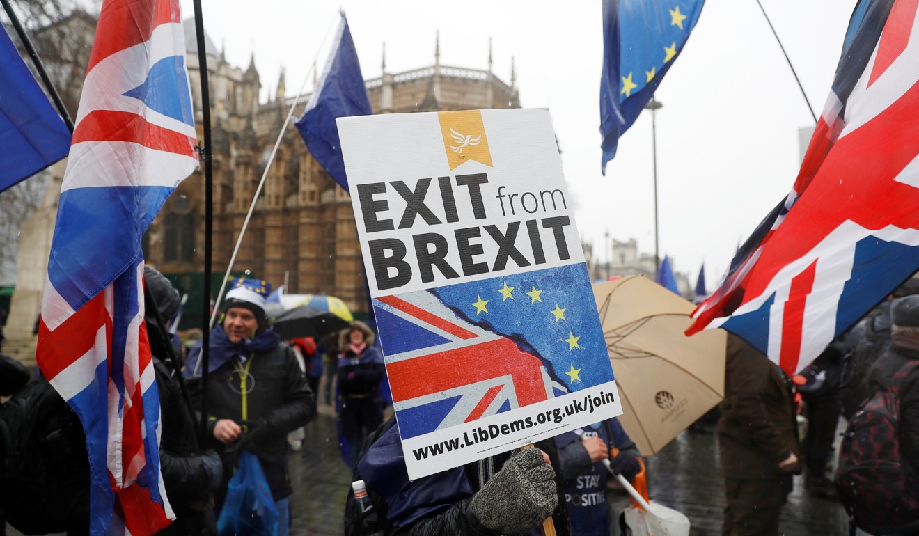 Anti-Brexit protesters demonstrate outside the Houses of Parliament in London, Britain on December 11, 2017. Photo: Reuters
