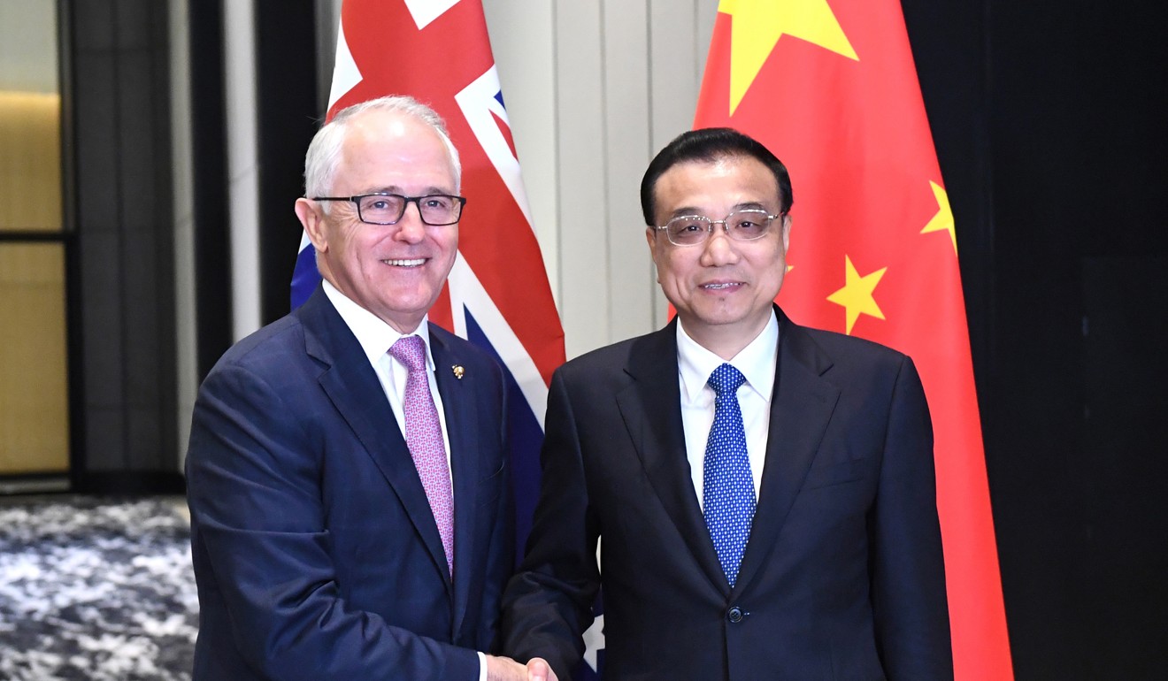 Chinese Premier Li Keqiang meets with Australian Prime Minister Malcolm Turnbull in Manila. Photo: Xinhua
