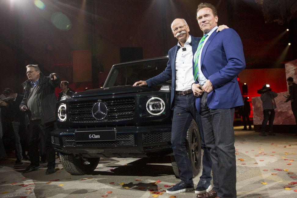 Dieter Zetsche, CEO of Daimler AG, and Arnold Schwarzenegger, former governor of California (right), with the G-Class at NAIAS this week.