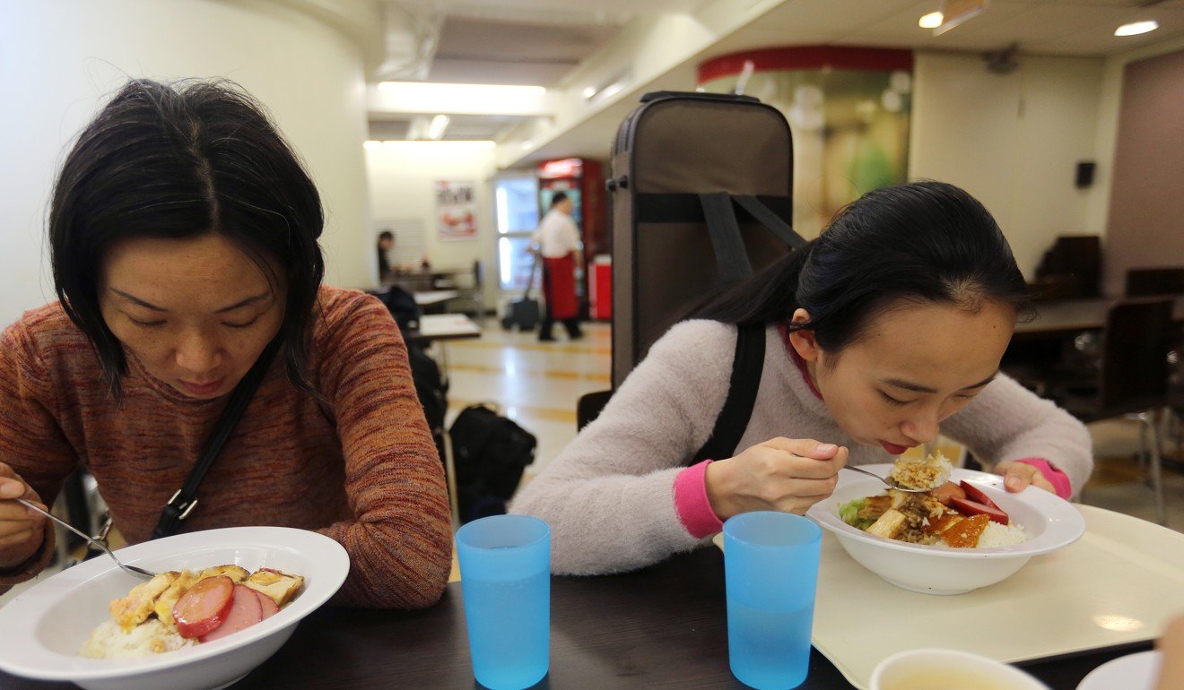 Wang and Yijie take a food break. Photo: Xiaomei Chen