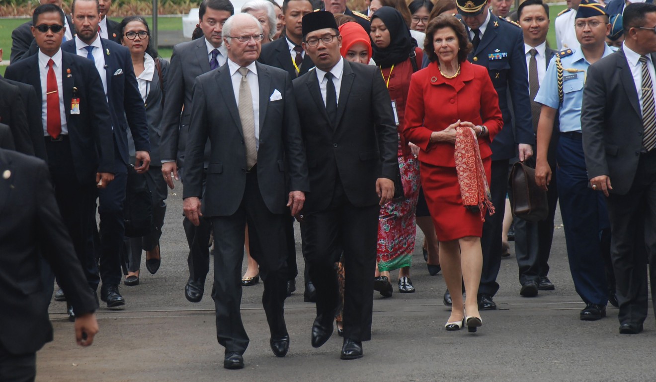 Ridwan Kamil shows off Bandung to Sweden’s King Carl XVI Gustaf and Queen Silvia. Photo: AFP
