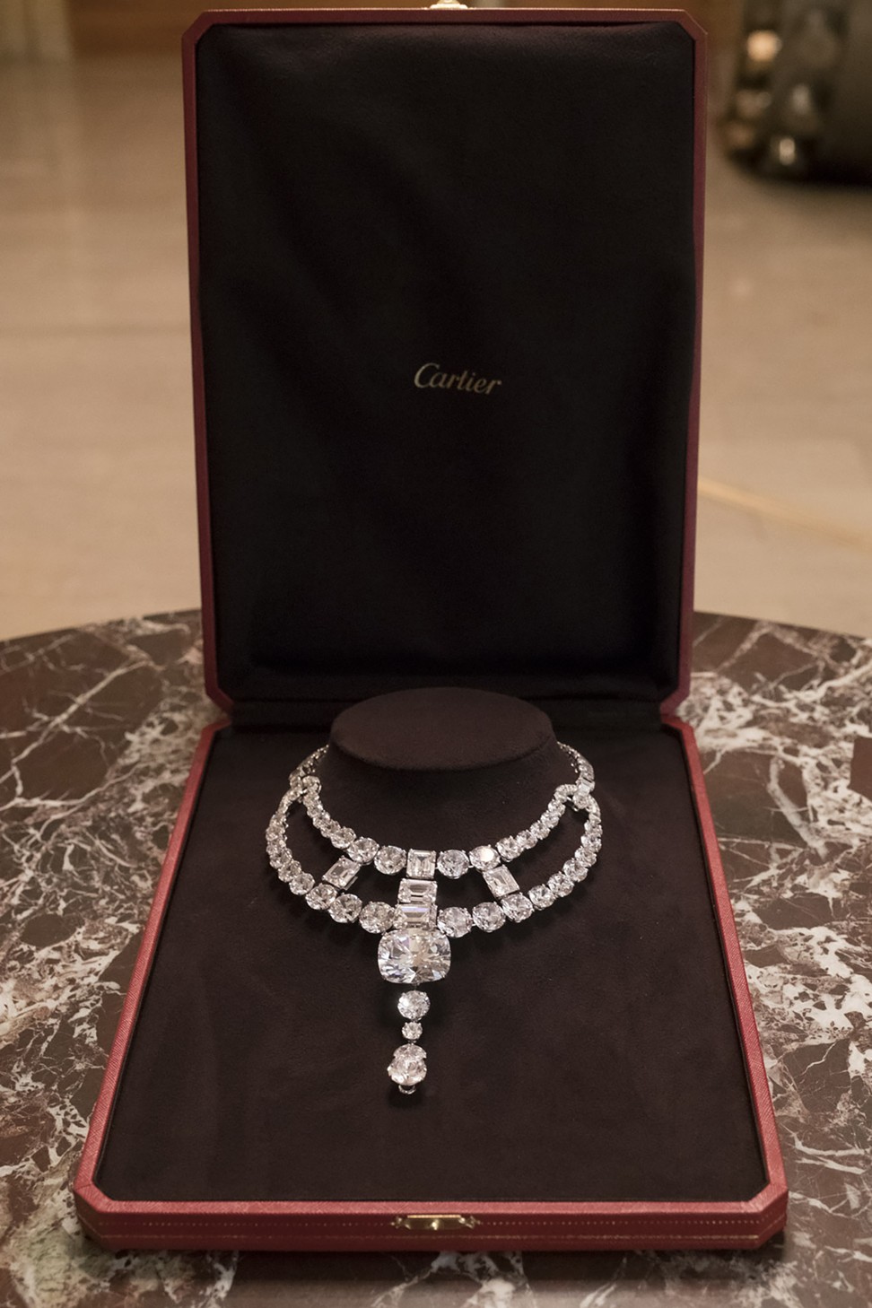 Cartier re creates a dazzling diamond necklace for the movie