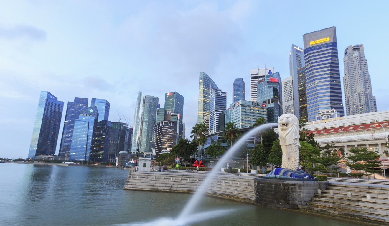Marina Bay Sands Hotel with Merlion, the famous landmark in Singapore. Photo: Shutterstock