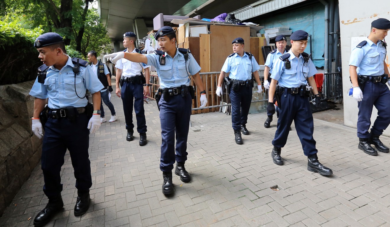 Police search the area in Sham Shui Po. Photo: Dickson Lee