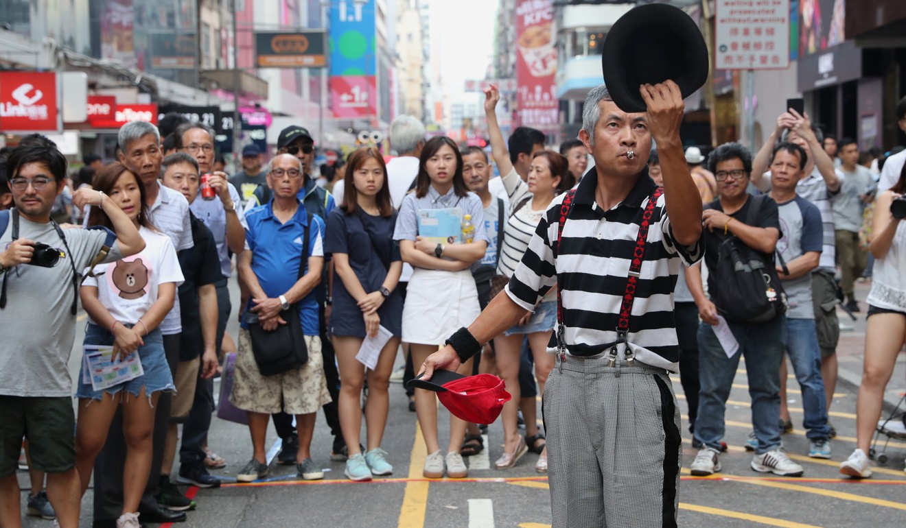 Street performances in Mong Kok have drawn concerns over noise pollution and crowd volume. Photo: K.Y. Cheng