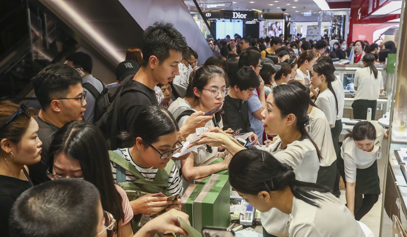 The rise in day trippers from mainland China is the reason Hong Kong’s mid priced segment, which includes sectors such as medicines and cosmetics, is recording the fastest recovery in the market. Photo: Edward Wong