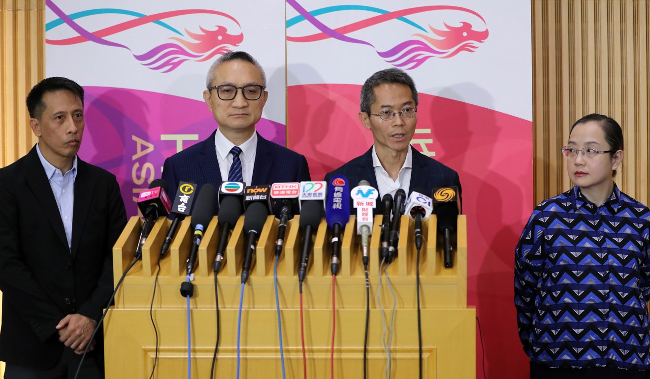 Acting secretary for food and health Dr Chui Tak-yi (second left) said community efforts would be essential in combating mosquitoes. Photo: Edward Wong