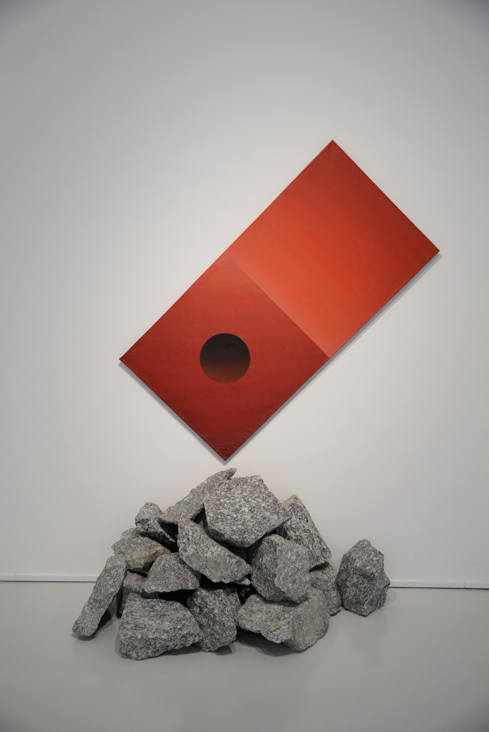 Red Cube (1986), Po Po. Courtesy of the artist and Yavuz Gallery