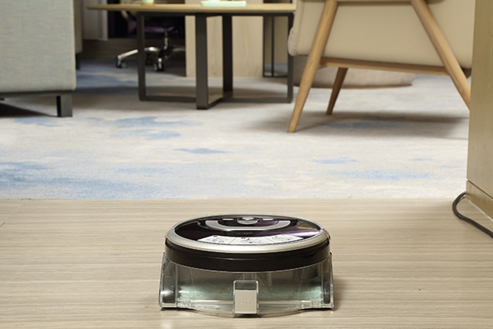 The ILIFE W400 Floor Washing Robot is equipped with six tiny water nozzles for washing floors and softening hard stains.