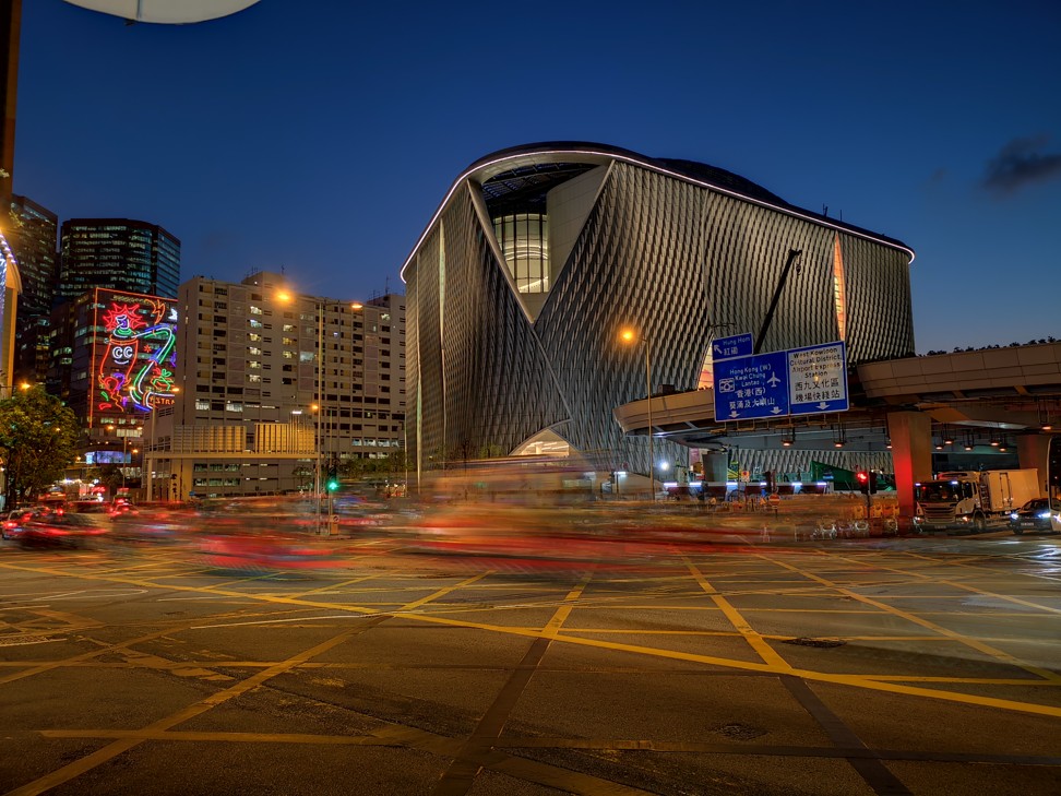 A night shot of the Xiqu Centre in Hong Kong’s West Kowloon Cultural District shot using the Huawei Mate 20 Pro’s Night Mode. Night Mode allows users to take longer exposure shots without blurring. Photo: Ben Sin