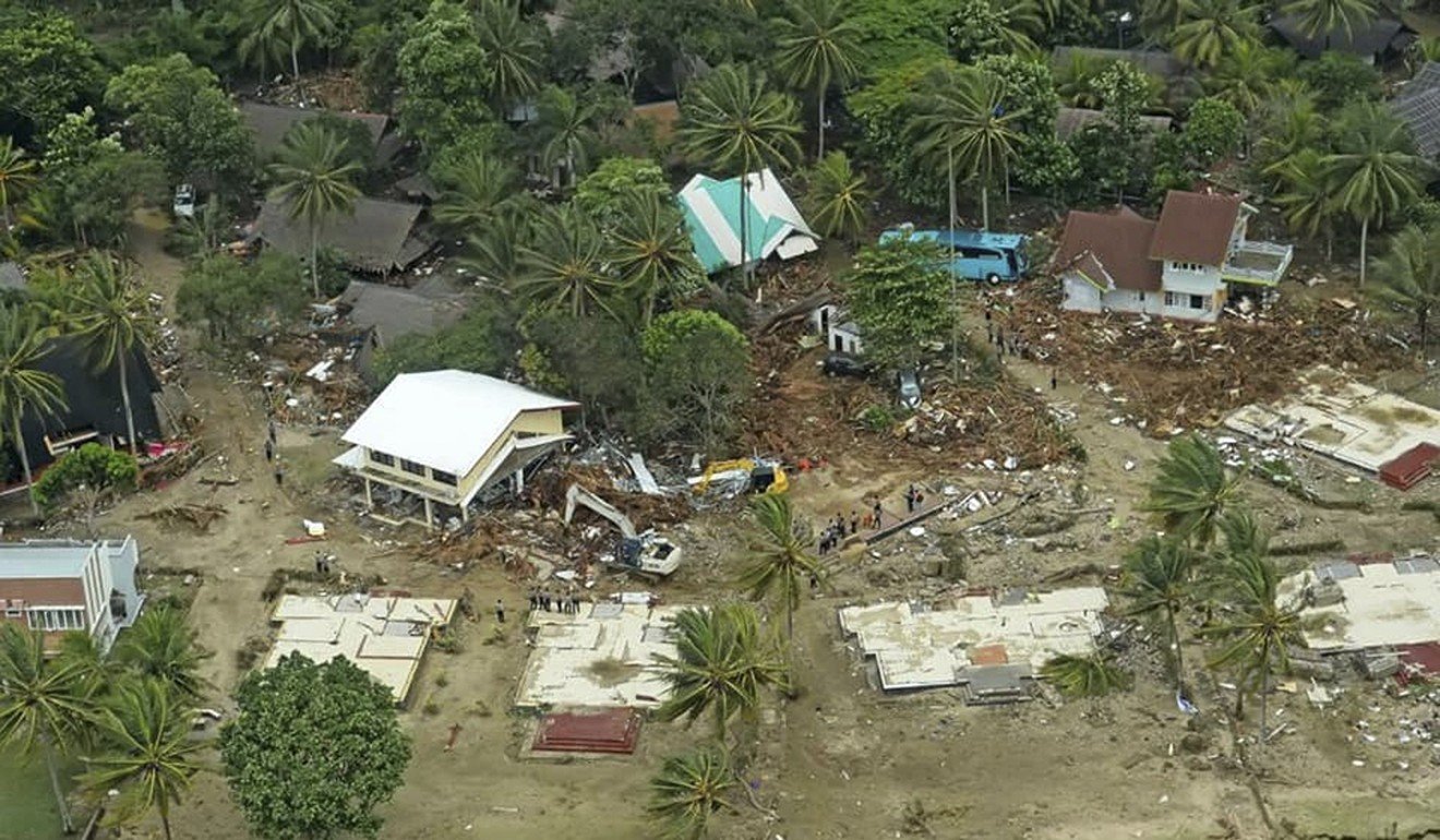 Sick Hungry Indonesia Tsunami Survivors Cram Shelters As Death Toll Continues To Rise South 