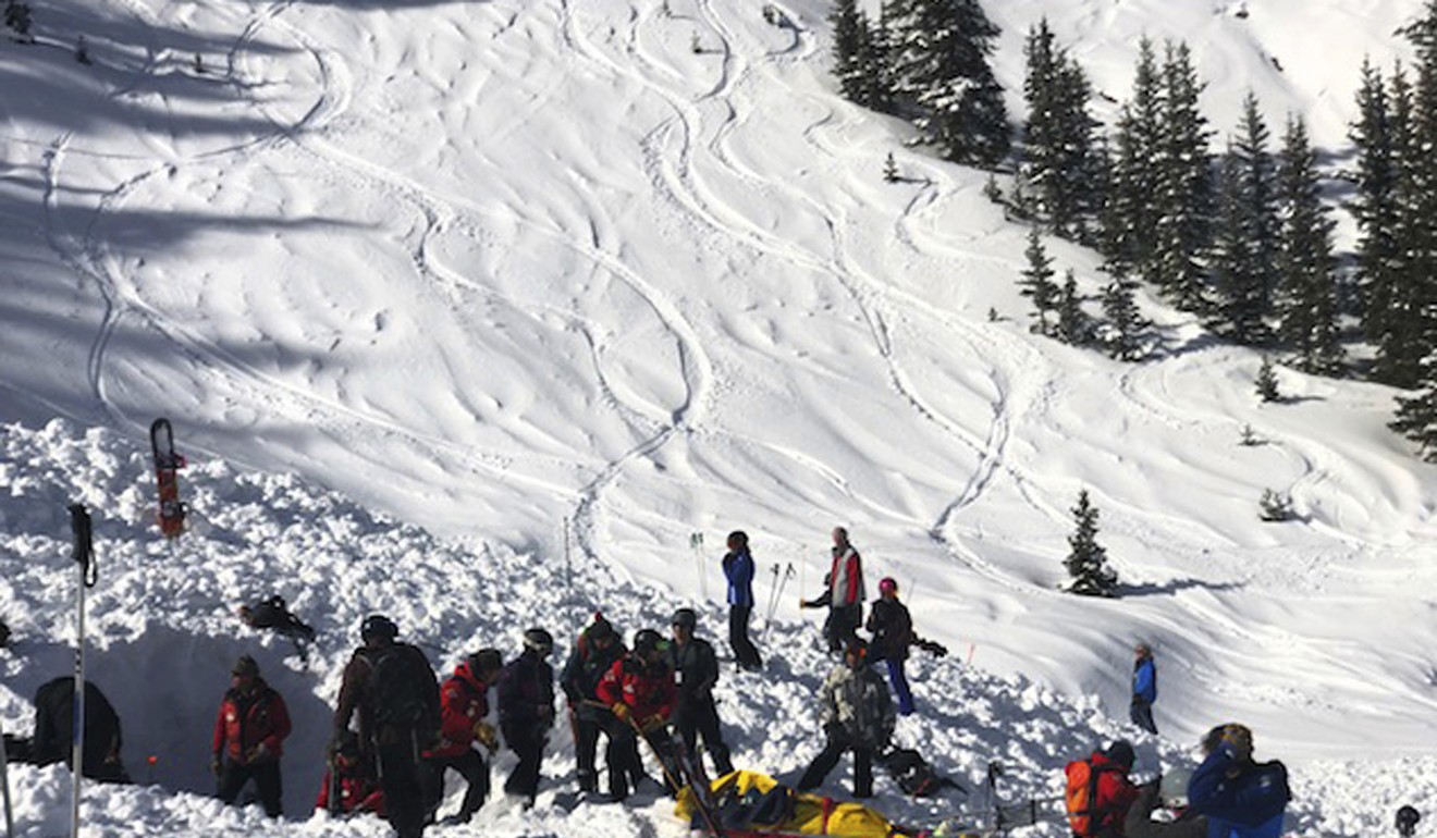 People search for victims after the avalanche in New Mexico on Thursday, January 17, 2019. Photo: AP