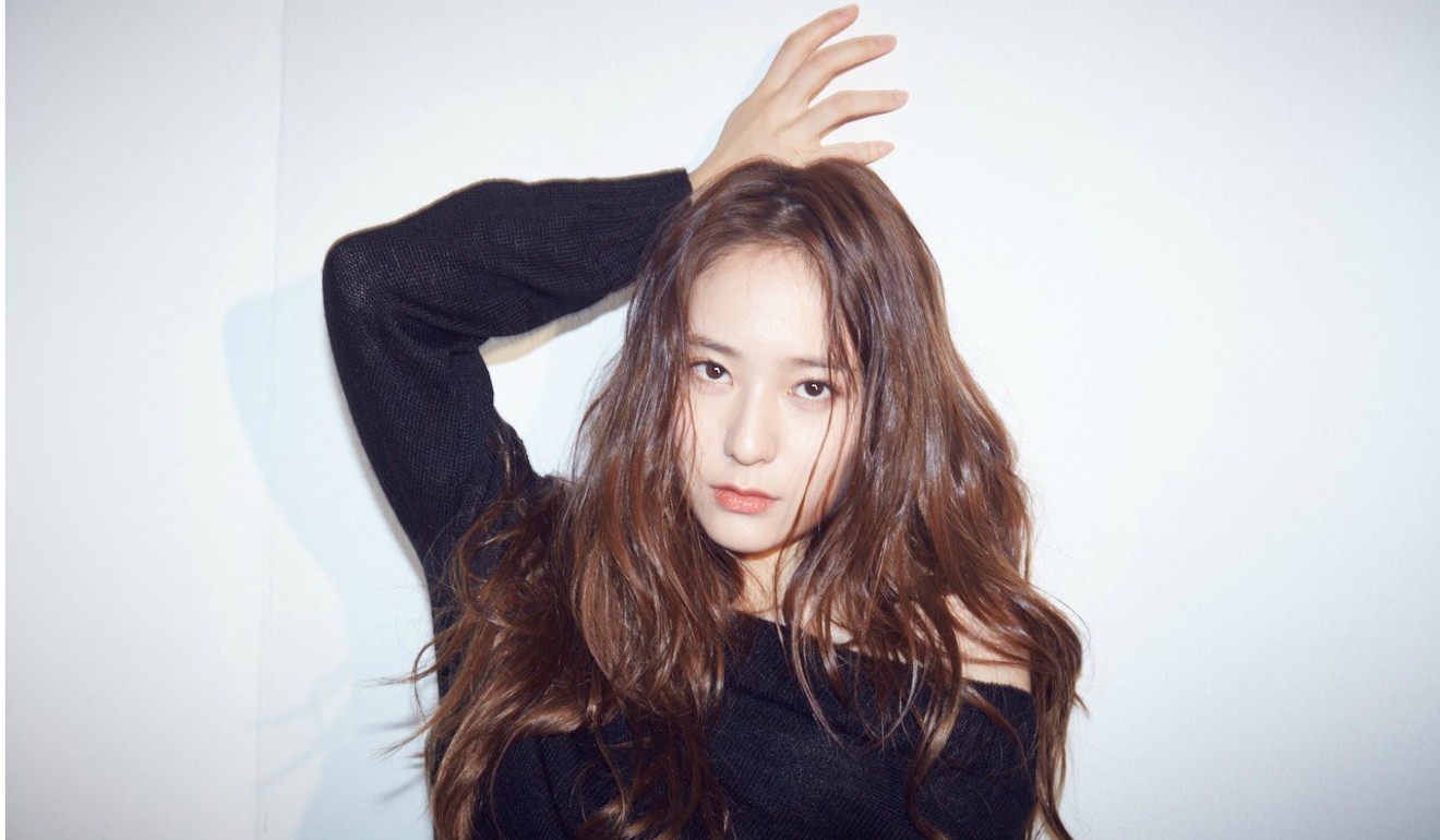 Krystal from girl band (fx) is often said to resemble fellow K-pop starlet Yoona from K-pop band Girls Generation.