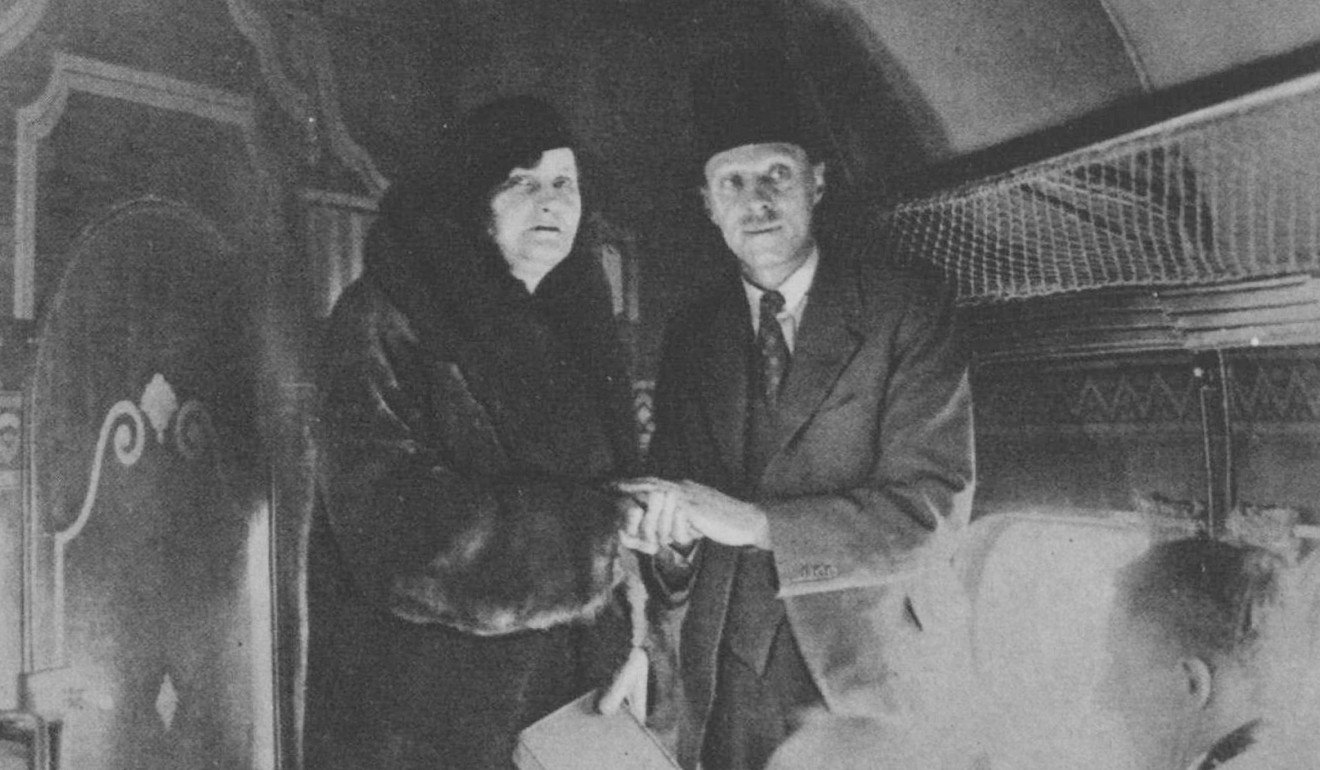Gladys Palmer and Sheldrake on the plane aboard which she converted to Islam.