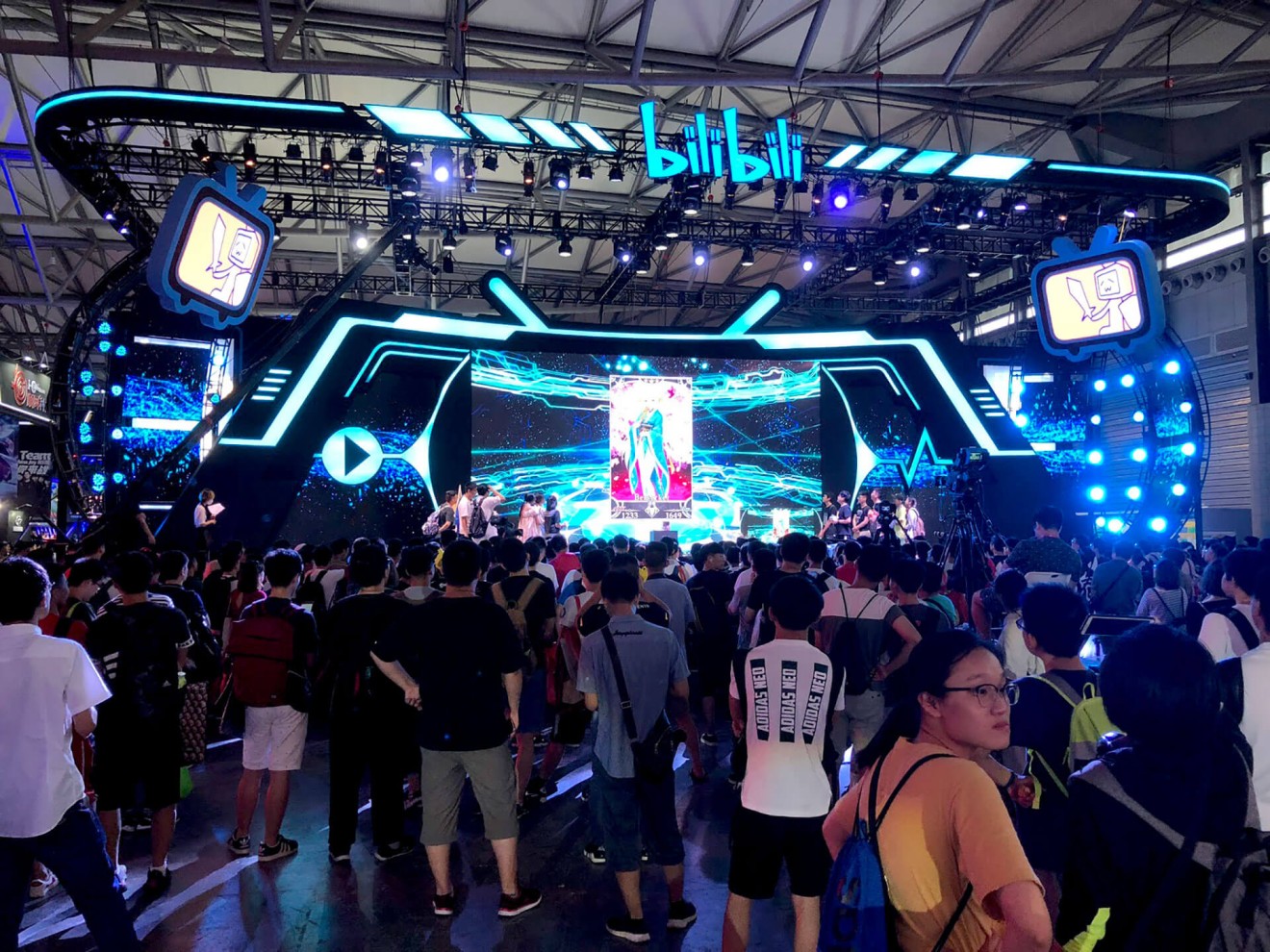 Many of the booths looked like this: Bright lights, big screen, big stage. This is Bilibili, one of China’s biggest anime sites.