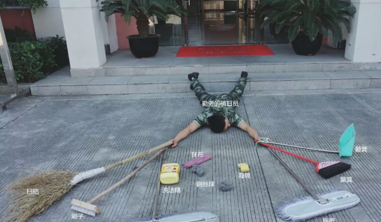 Flaunting his, uh, wealth of cleaning products. (Picture: WeChat)