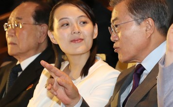 South Korean President Moon Jae-in, right, and North Korea’s secret diplomatic weapon, Kim Yo-jong, centre. Photo: AFP