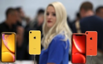 US likely 'biggest loser' if iPhones, laptops go on tariff list