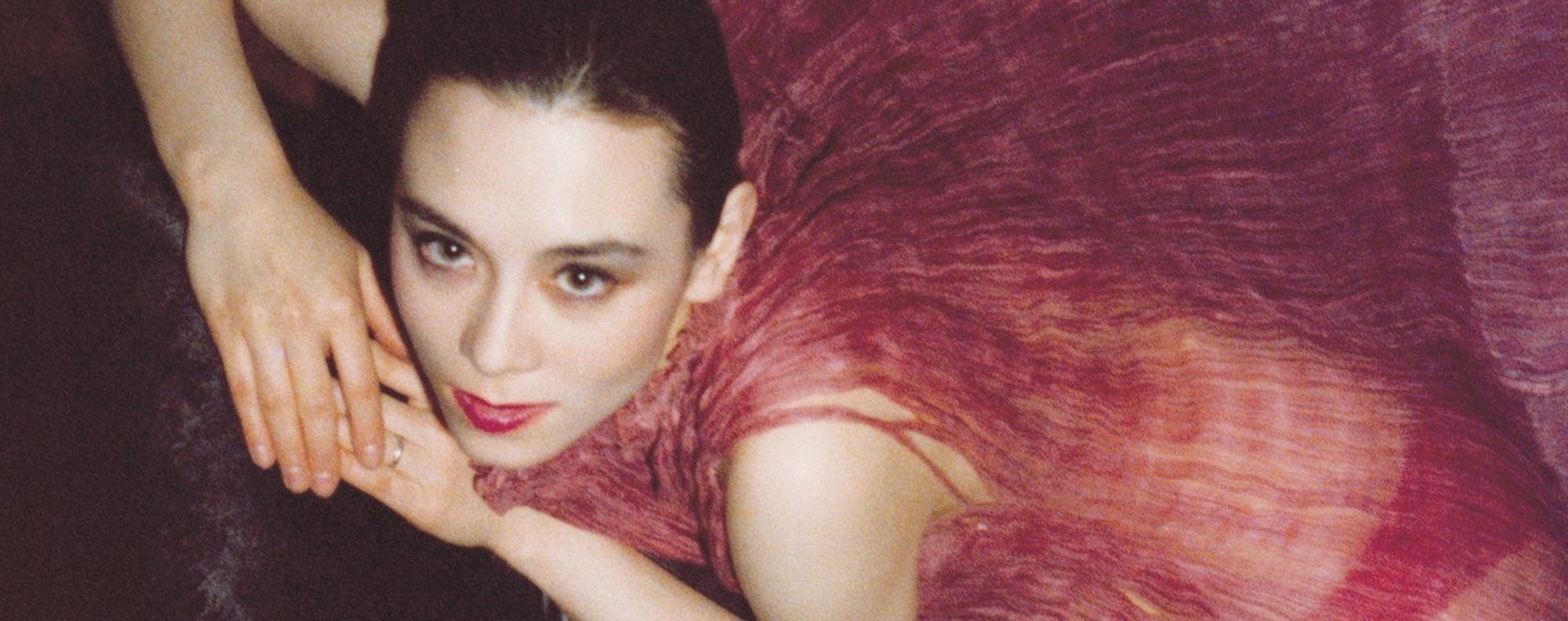 Who Was Tina Chow And How This Style Icon Still Shapes The Fashion Scene Style Magazine