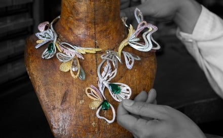 Inspired by the human dream of flying, this masterpiece brings together butterfly and dragonfly wings and peacock feathers, which flutter with the wearers movements