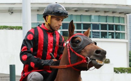 Joao Moreira and Thewizardofoz head out for a trial. Photos: Kenneth Chan