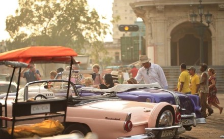 Circumnavigate the island of Cuba