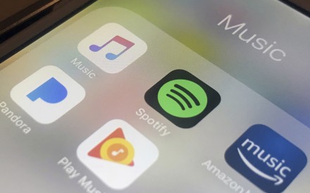 In a January 28, 2018, photo shows music streaming apps clockwise from top left, Apple, Spotify, Amazon, Pandora and Google on an iPhone in New York. Photo: AP