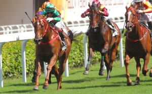 Longwah Amber (Douglas Whyte) hits the line powerfully in the second race. Photo: Kenneth Chan