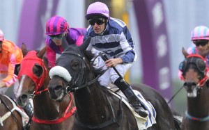 Jockeys further down the championship, like Mirco Demuro, receive the same riding fees - but less prize money. Demuro, though, has had the help of a club-appointed agent two years in a row as a "new arrival". 