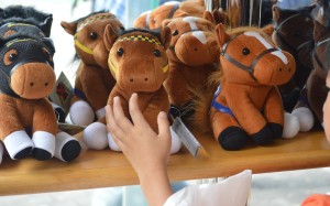 There were plenty of plushies for sale at Hanshin, but the grey Gold Ship was hard to come by. 