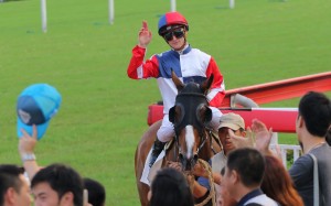 Zac Purton returned with a winner at Sha Tin on Saturday and can continue his comeback from injury with a strong book at Happy Valley on Wednesday night. Photo: Kenneth Chan