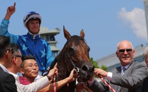Connections celebrate the debut victory of Jing Jing Win. Photos: Kenneth Chan