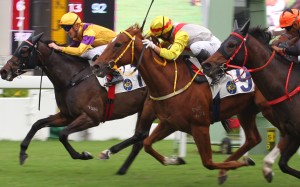 Chad Schofield drives Citron Spirit (left) to victory in Saturday’s Hakka Cup. Photos: Kenneth Chan