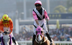 Neil Callan celebrates his Chairman’s Trophy win on Beauty Only. Photos: Kenneth Chan