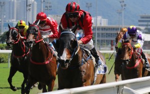 Montreal surges down the rail to win under Zac Purton. Photos: Kenneth Chan