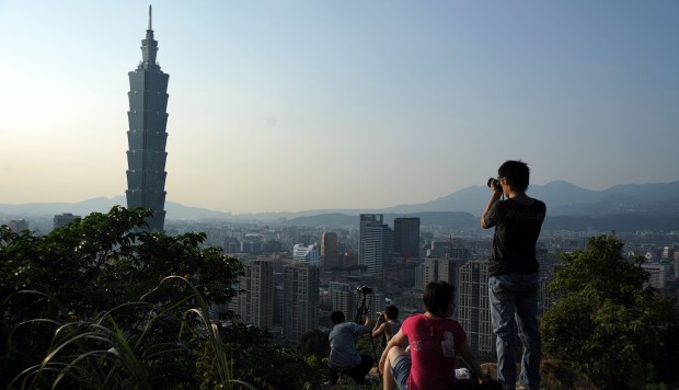 The best things to do on a Taipei layover, from stinky tofu and tea to ...