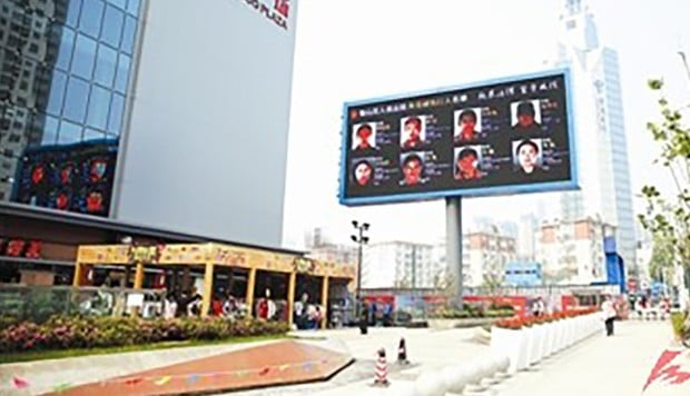 Debtors in China Shamed on Highway Billboard Featuring Their Faces and Names